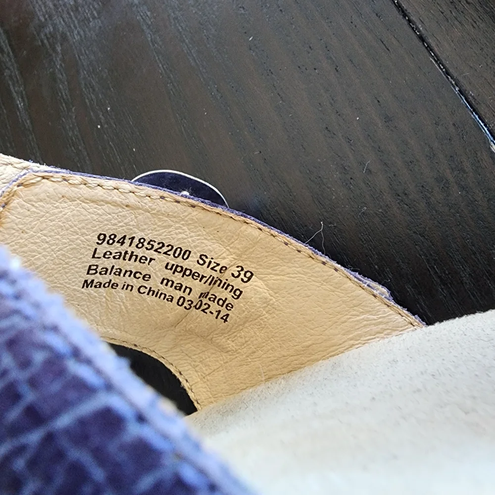 Gorgeous Purple Dansko Genuine Leather Two Strap Clogs Sandals 39 Boho Chic - Picture 12 of 13